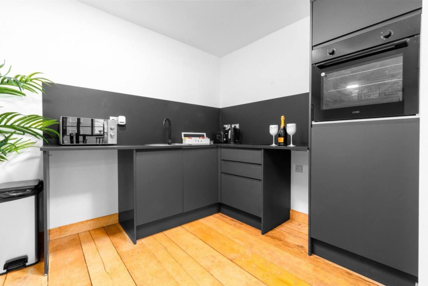 Loft Style Apartment - Near City Centre - Smart Tv- Wifi - Parking - Top Rated - 3Nt Бирмингем Экстерьер фото